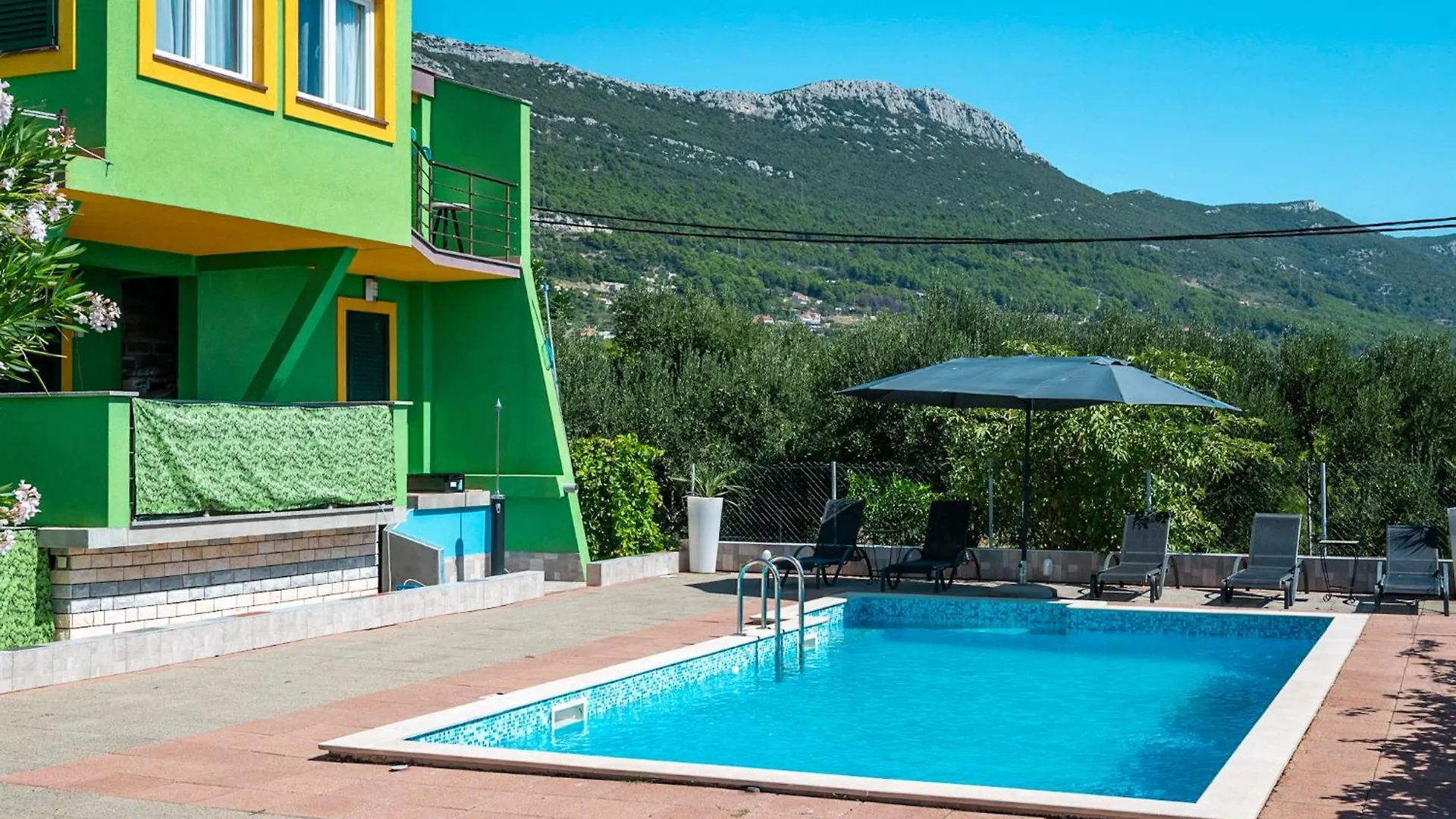 Green Oasis Rudine
